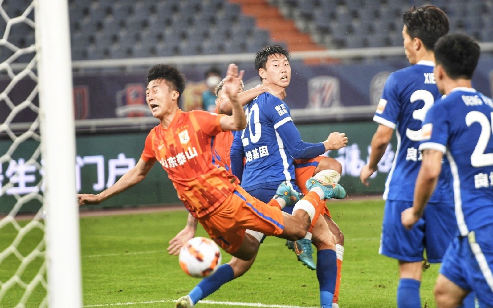 歌名应景，著名歌唱家波切利在世界杯抽签仪式演唱《今夜无人入眠》（波切利在世界杯抽签仪式献唱《今夜无人入眠》，歌名颇为应景）