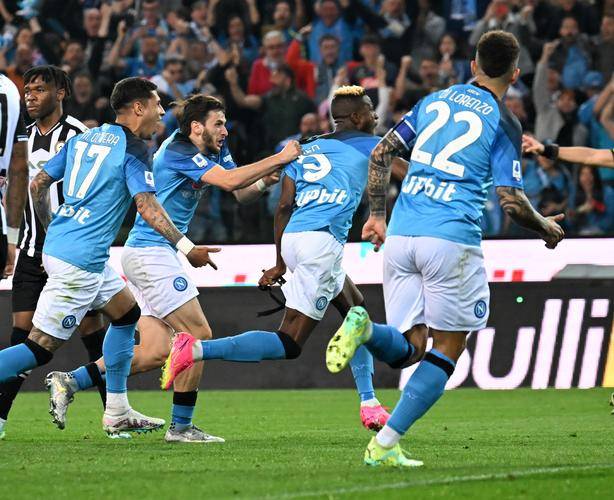 穆斯利奇：杜塞尔多夫实力远超目前排名；球队每天都付出全部（穆斯利奇：杜塞尔多夫实力与当前排名不符，球队每日倾尽全力）