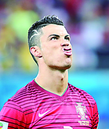 为何亲斯内德？穆帅：斯内德给了我三冠王，那是最棒的一年（穆帅回应亲斯内德：他助我成就三冠，那是我最好的一个赛季）