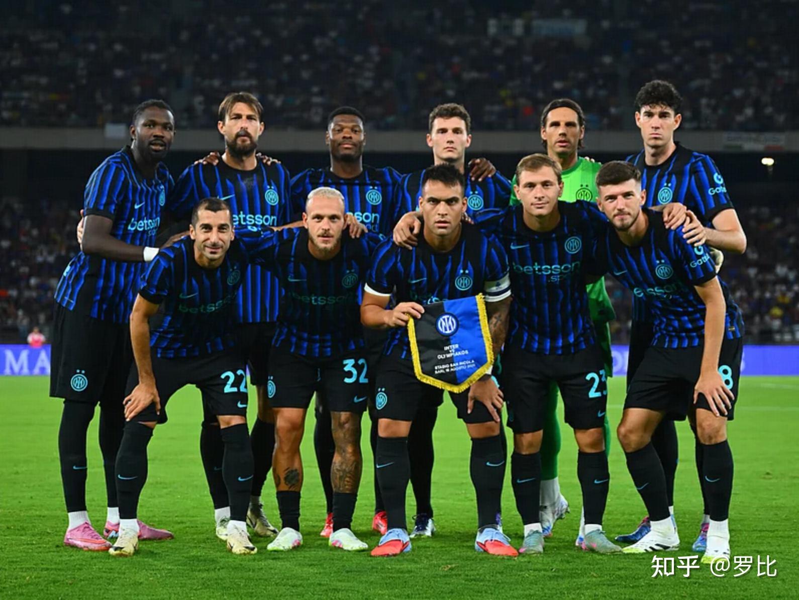 曼联英超14轮1-1战平西汉姆联，近5轮仅胜1场，阿莫林执教遇质疑，防守问题突出。（英超第14轮曼联1-1西汉姆，近五轮仅一胜，阿莫林执教受质疑，防线隐患凸显）