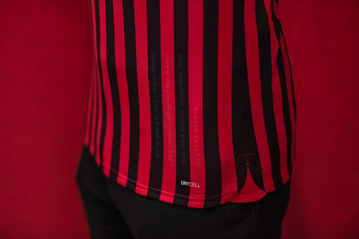 尤利亚诺：就算当年有VAR，我对大罗的阻挡也不会被判点球（尤利亚诺：即使配备VAR，我对大罗那次拦截也不该判点球）